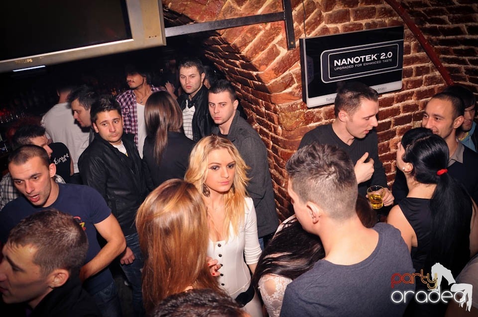 Weekend-ul începe în Escape,