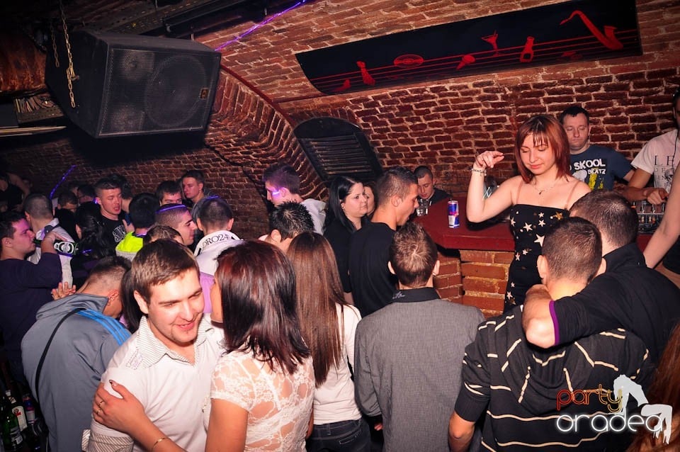 Weekend-ul începe în Escape,