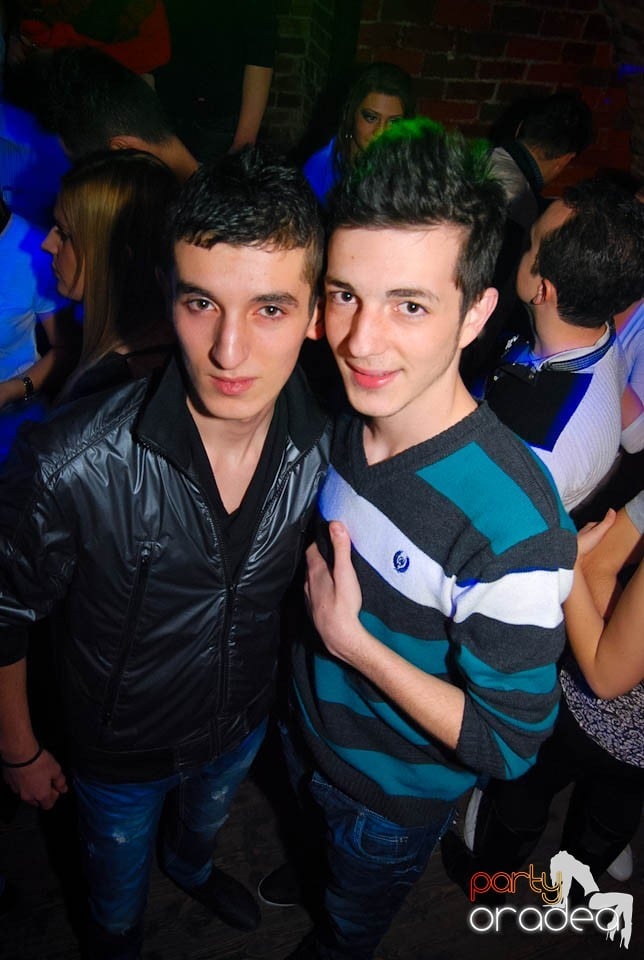 Weekend-ul se încheie în Escape,