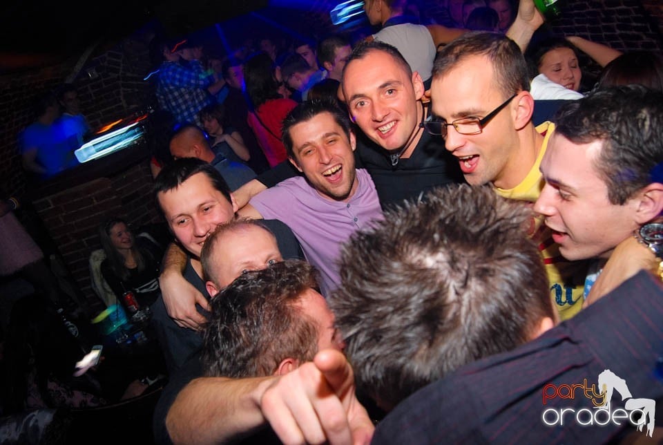 Weekend-ul se încheie în Escape,