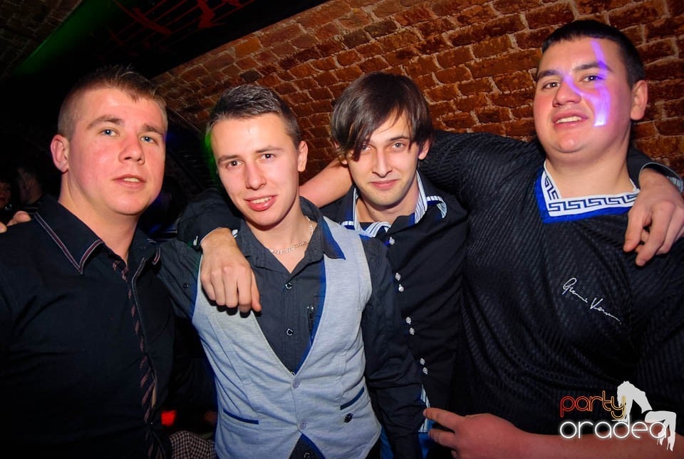 Weekend-ul se încheie în Escape,