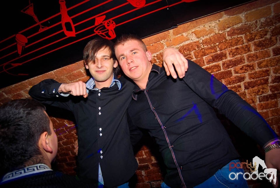 Weekend-ul se încheie în Escape,