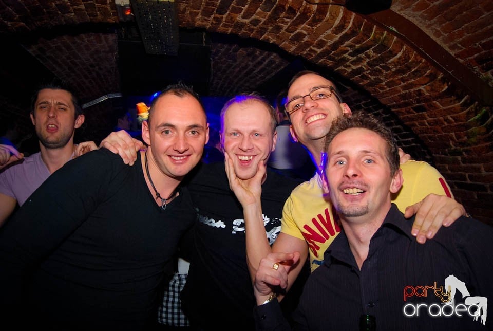 Weekend-ul se încheie în Escape,
