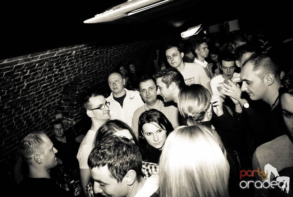 Weekend-ul se încheie în Escape,
