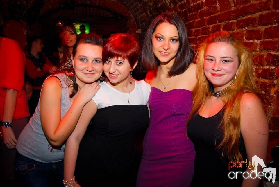 Weekend-ul se încheie în Escape,
