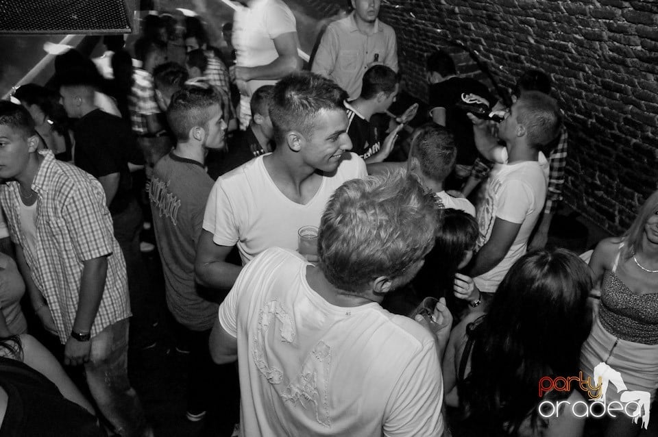 Welcome Bavk: NMD Student's Party, 