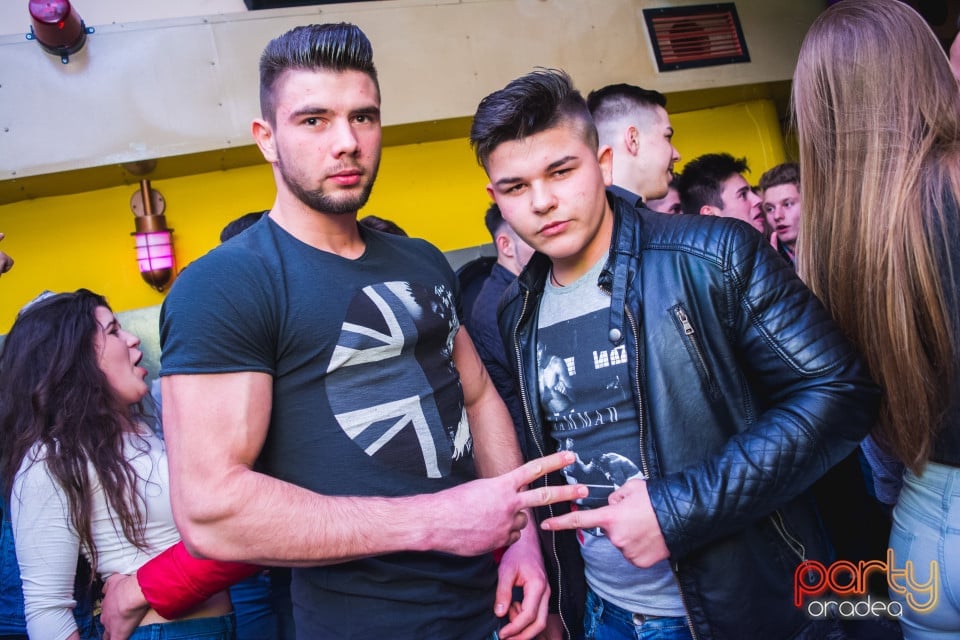 Vineri seara în Yellow Submarine, 