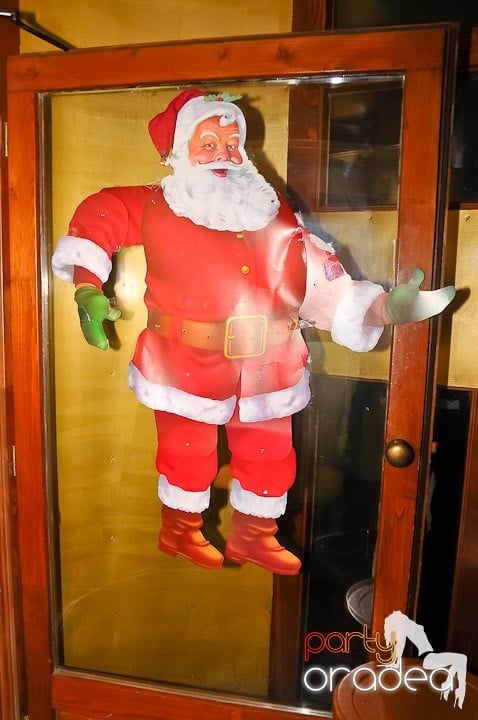 Yellow Christmas Party,