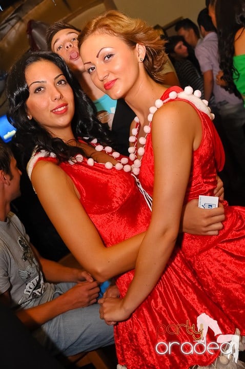 Yellow Christmas Party,