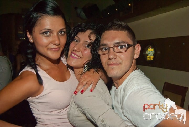Yellow Christmas Party,