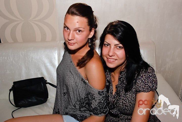 Yellow Party Tour continuă şi sâmbătă noaptea, 