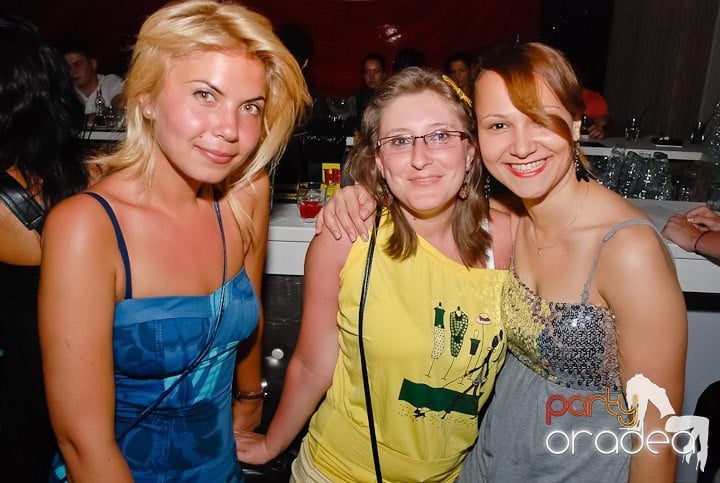 Yellow Party Tour continuă şi sâmbătă noaptea, 