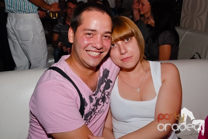 Yellow Party Tour continuă şi sâmbătă noaptea, 