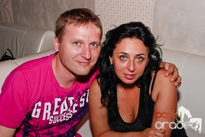 Yellow Party Tour continuă şi sâmbătă noaptea, 