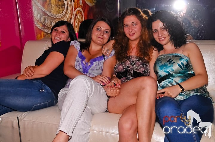 Yellow Party Tour continuă şi sâmbătă noaptea, 