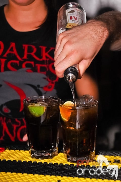 Yellow Party Tour continuă şi sâmbătă noaptea, 