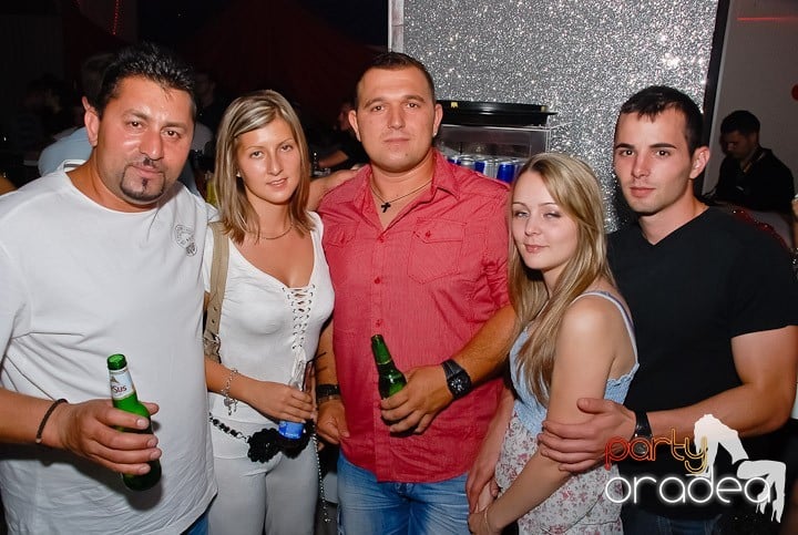 Yellow Party Tour continuă şi sâmbătă noaptea, 