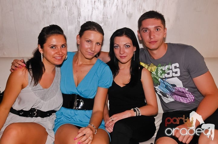 Yellow Party Tour continuă şi sâmbătă noaptea, 