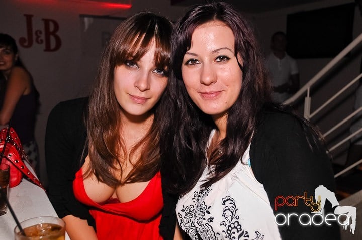 Yellow Party Tour continuă şi sâmbătă noaptea, 