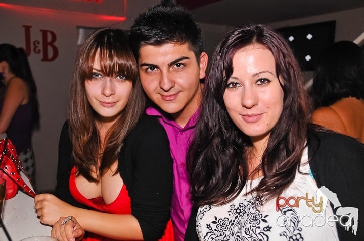 Yellow Party Tour continuă şi sâmbătă noaptea, 