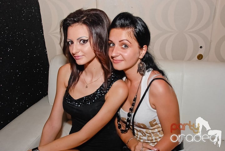 Yellow Party Tour continuă şi sâmbătă noaptea, 