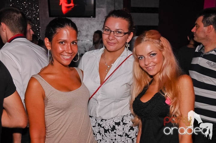 Yellow Party Tour continuă şi sâmbătă noaptea, 