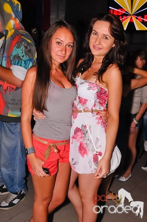 Yellow Party Tour continuă şi sâmbătă noaptea, 