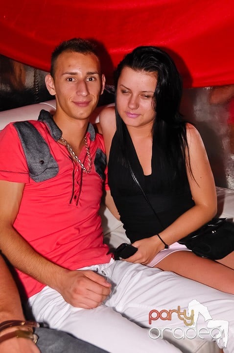 Yellow Party Tour continuă şi sâmbătă noaptea, 