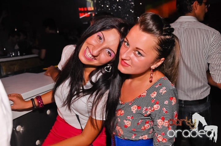 Yellow Party Tour continuă şi sâmbătă noaptea, 