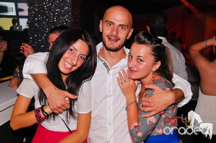 Yellow Party Tour continuă şi sâmbătă noaptea, 