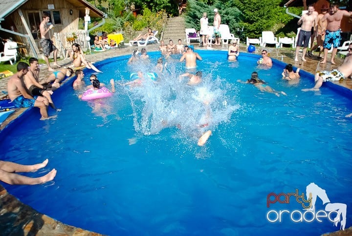 Yellow Pool Party Day 2, 