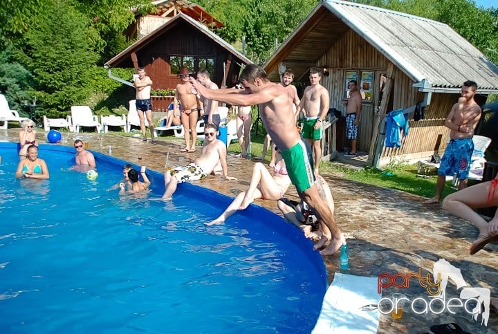 Yellow Pool Party Day 2, 