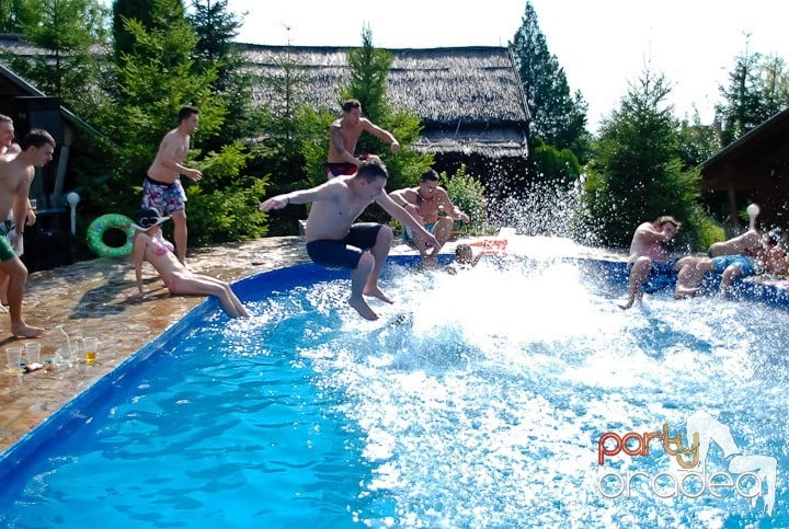 Yellow Pool Party Day 2, 