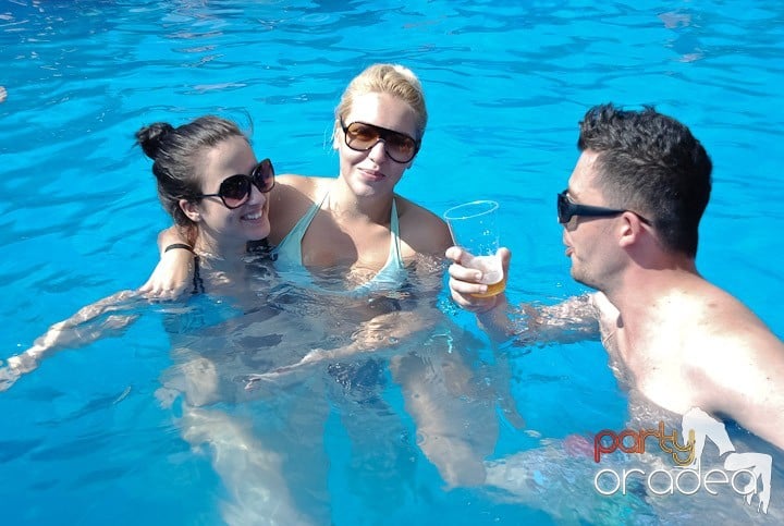 Yellow Pool Party Day 2, 