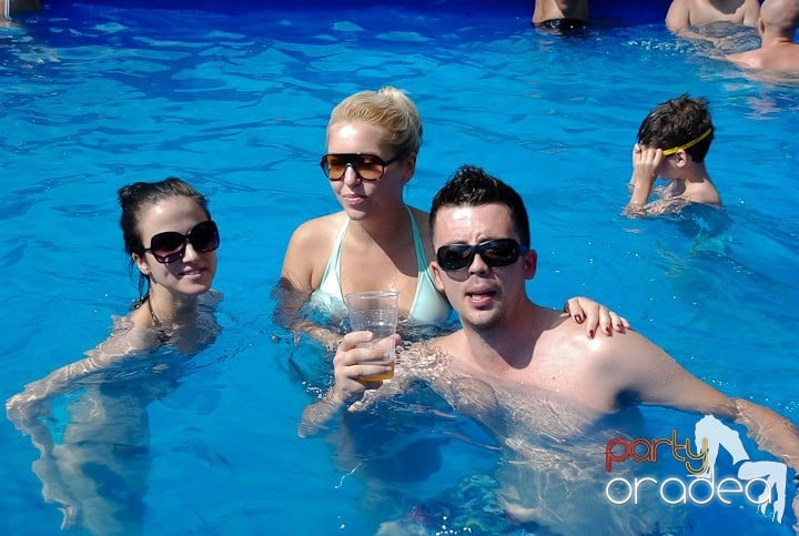 Yellow Pool Party Day 2, 