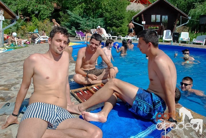 Yellow Pool Party Day 2, 