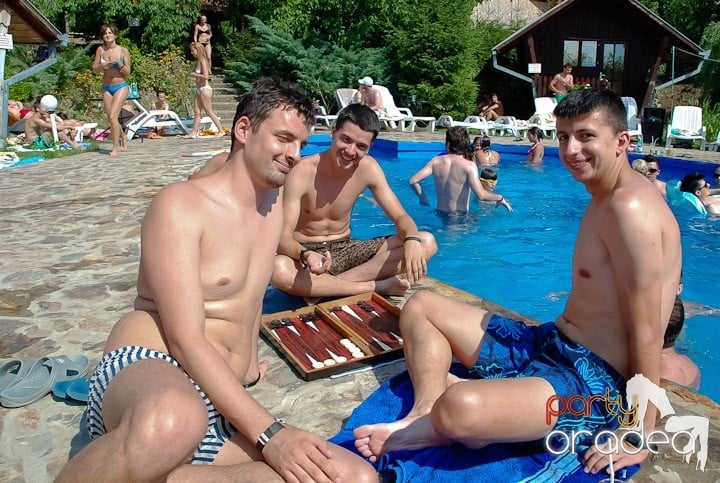 Yellow Pool Party Day 2, 