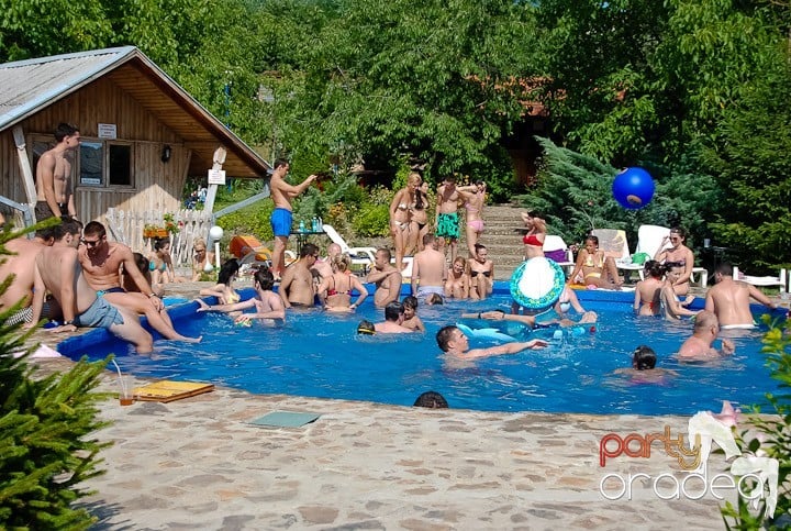 Yellow Pool Party Day 2, 