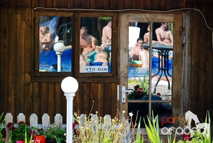 Yellow Pool Party Day 2, 