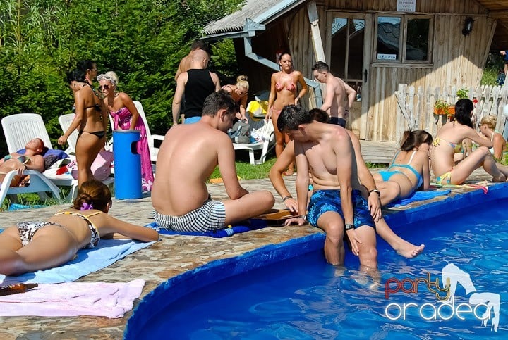 Yellow Pool Party Day 2, 