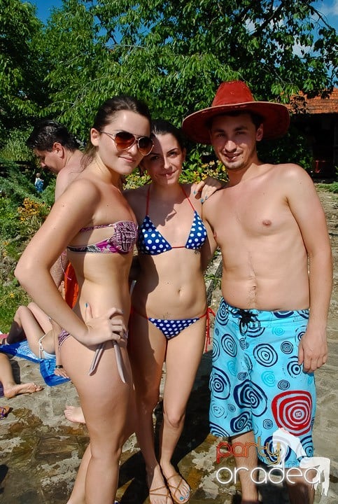 Yellow Pool Party Day 2, 