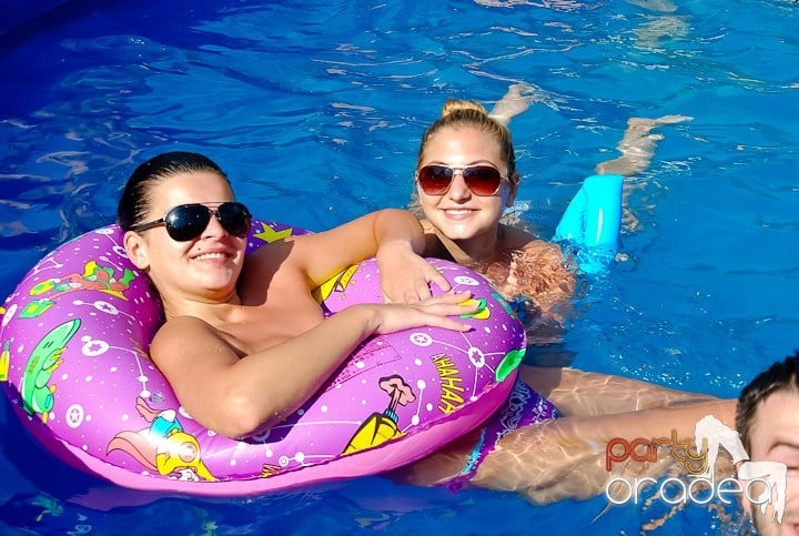 Yellow Pool Party Day 2, 