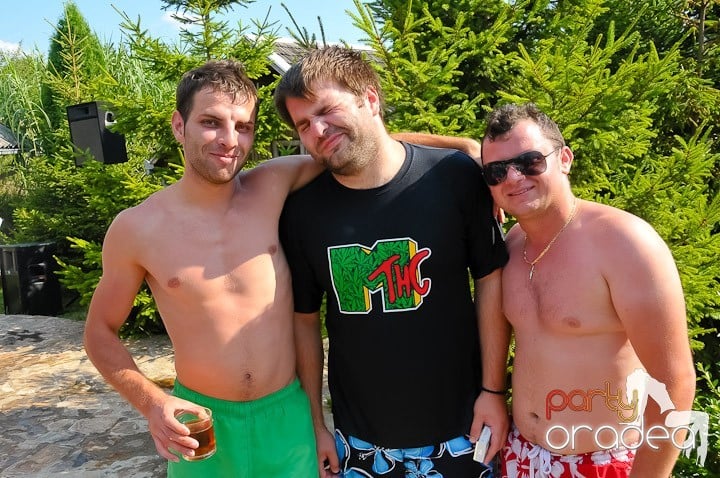 Yellow Pool Party Day 2, 