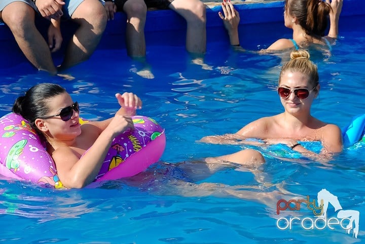 Yellow Pool Party Day 2, 