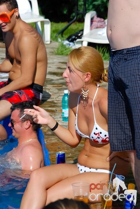 Yellow Pool Party Day 2, 