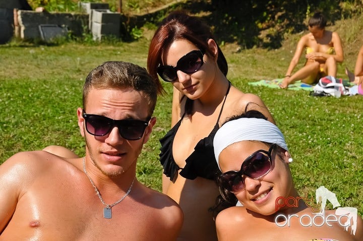 Yellow Pool Party Day 2, 