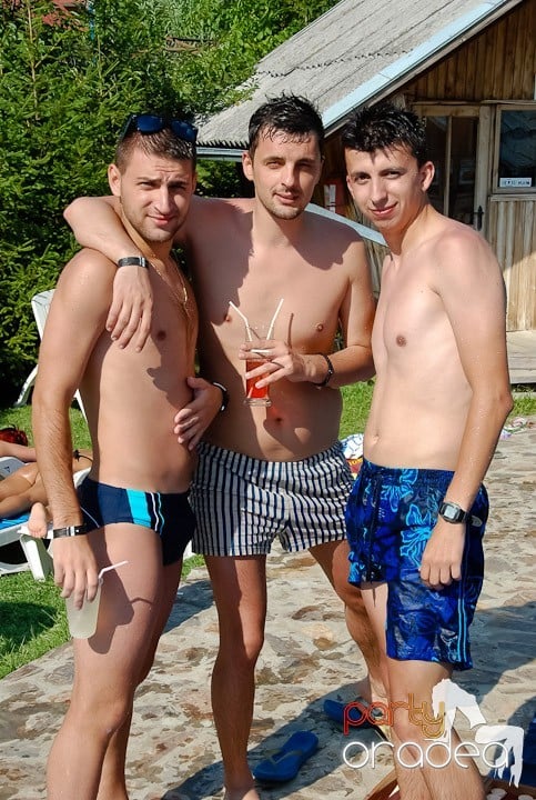 Yellow Pool Party Day 2, 