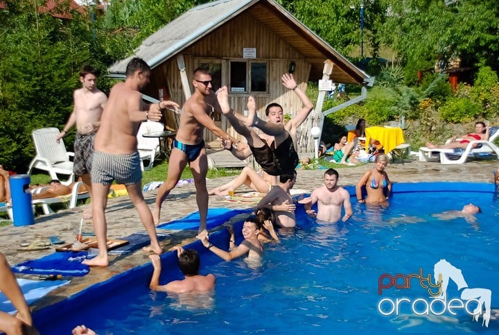 Yellow Pool Party Day 2, 