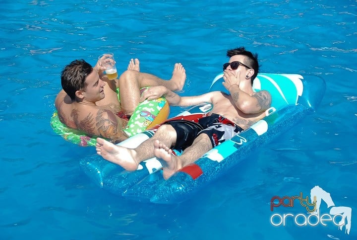 Yellow Pool Party Day 2, 