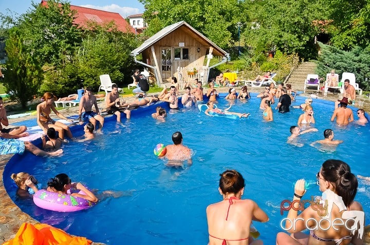 Yellow Pool Party Day 2, 